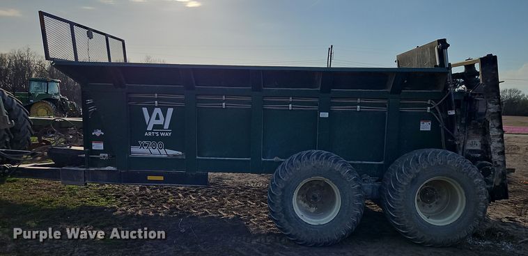 image for item DT7687 Arts Way 690700 manure spreader