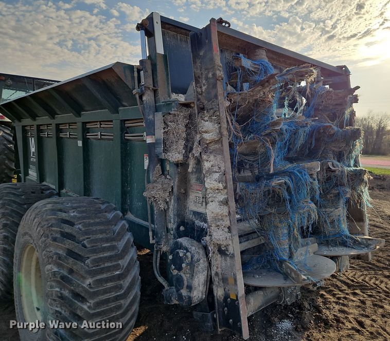 image for item DT7687 Arts Way 690700 manure spreader