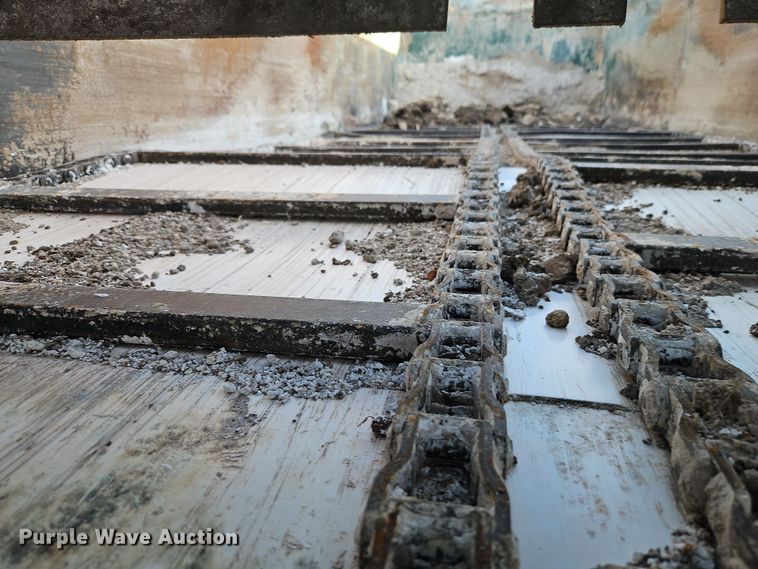 image for item DT7687 Arts Way 690700 manure spreader