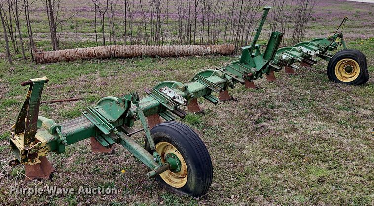 image for item DT7694 John Deere toolbar