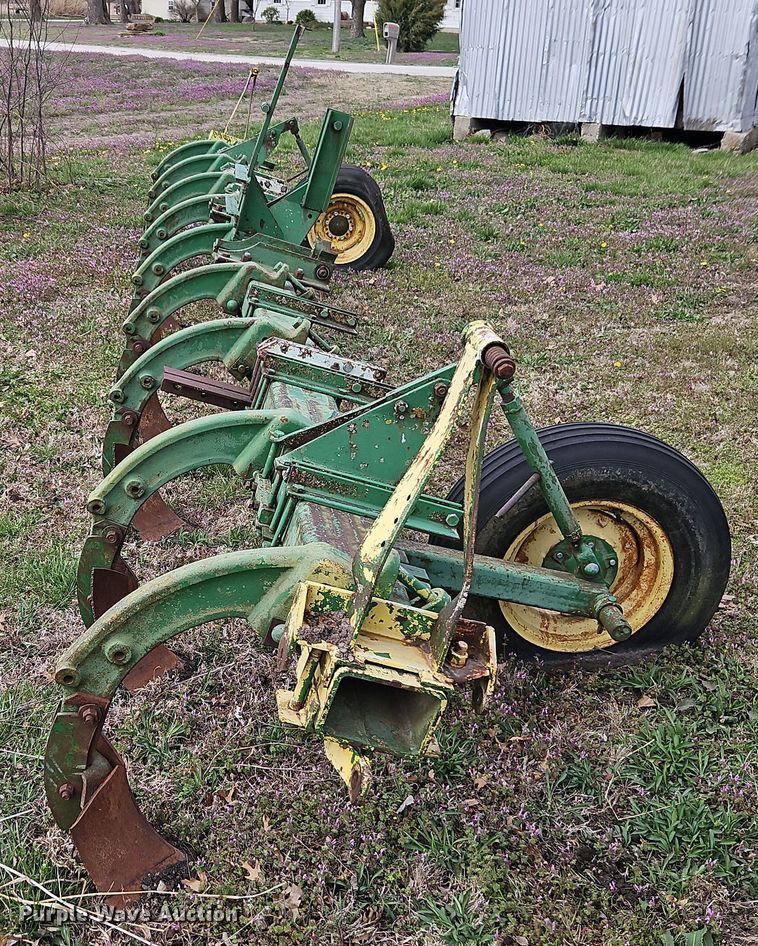 image for item DT7694 John Deere toolbar