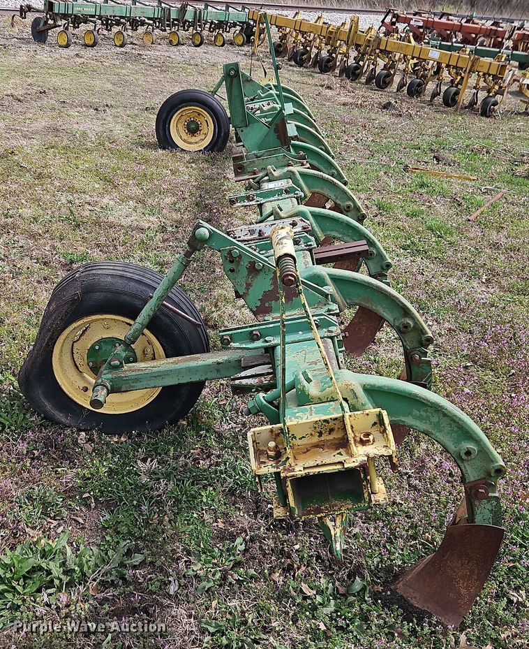 image for item DT7694 John Deere toolbar