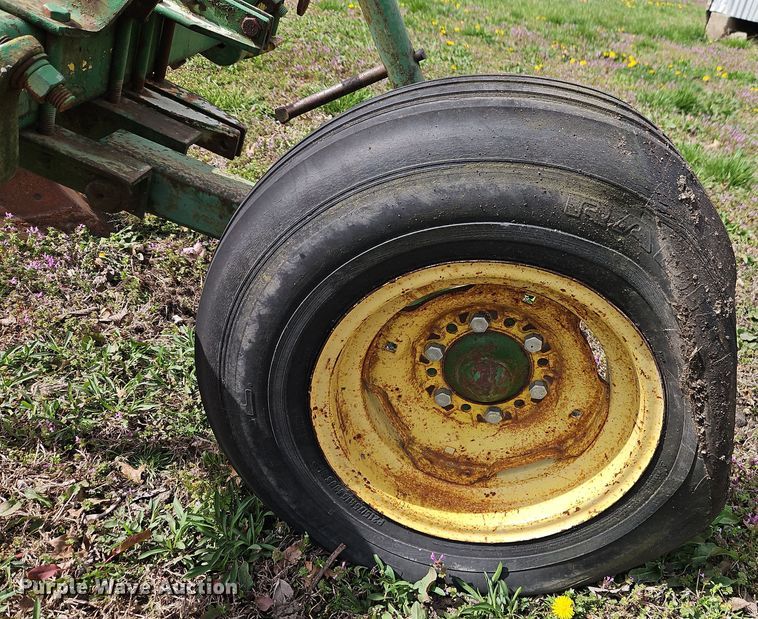 image for item DT7694 John Deere toolbar