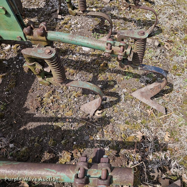 image for item DT7697 John Deere ER014 field cultivator