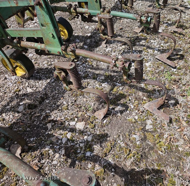 image for item DT7697 John Deere ER014 field cultivator