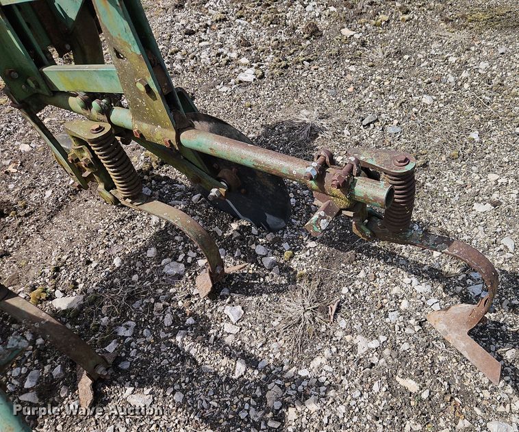 image for item DT7697 John Deere ER014 field cultivator