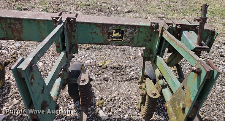 image for item DT7697 John Deere ER014 field cultivator