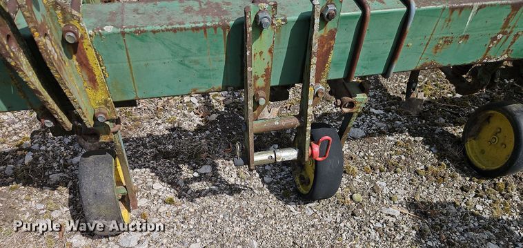 image for item DT7697 John Deere ER014 field cultivator