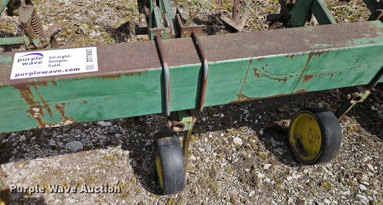 image for item DT7697 John Deere ER014 field cultivator