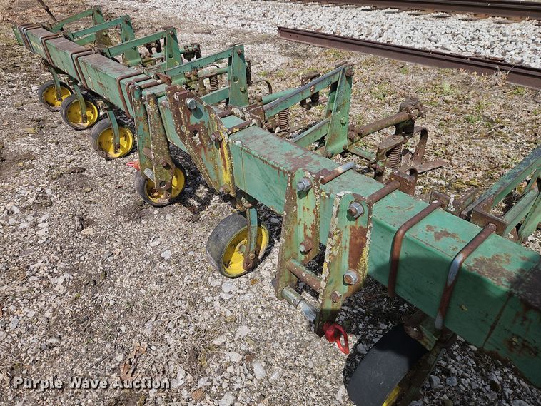 image for item DT7697 John Deere ER014 field cultivator