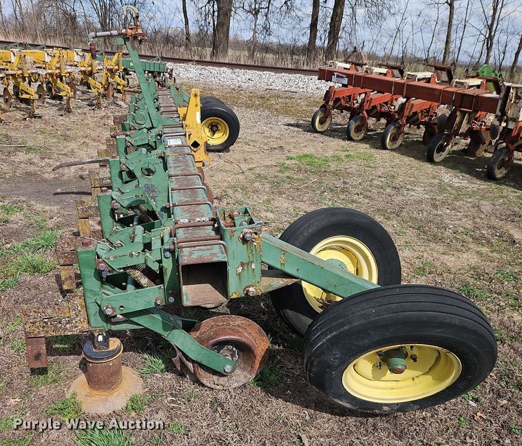 image for item DT7698 John Deere 720 ridge till row cleaner