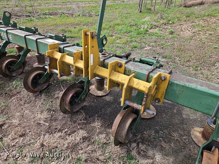 image for item DT7698 John Deere 720 ridge till row cleaner