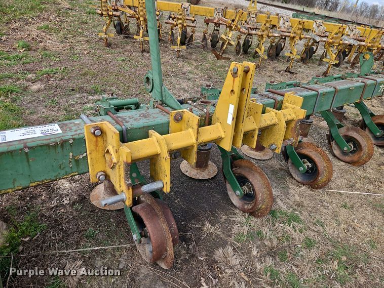 image for item DT7698 John Deere 720 ridge till row cleaner