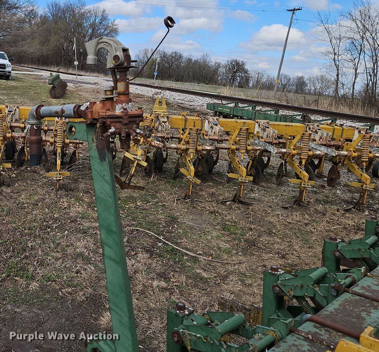 image for item DT7698 John Deere 720 ridge till row cleaner