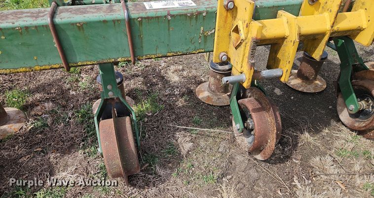 image for item DT7698 John Deere 720 ridge till row cleaner
