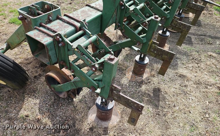 image for item DT7698 John Deere 720 ridge till row cleaner