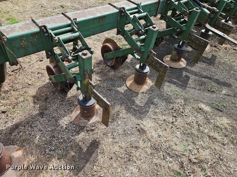 image for item DT7698 John Deere 720 ridge till row cleaner