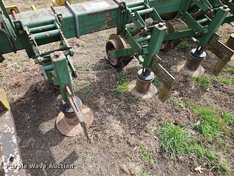 image for item DT7698 John Deere 720 ridge till row cleaner