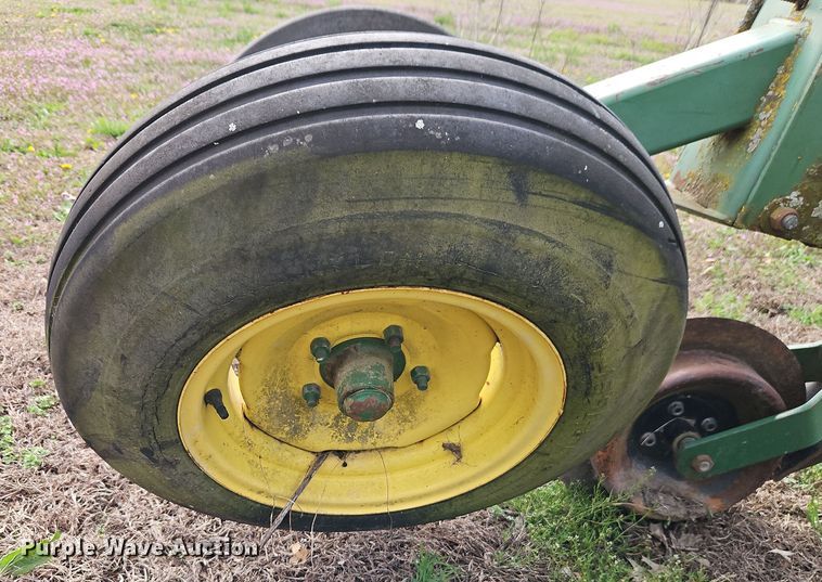 image for item DT7698 John Deere 720 ridge till row cleaner