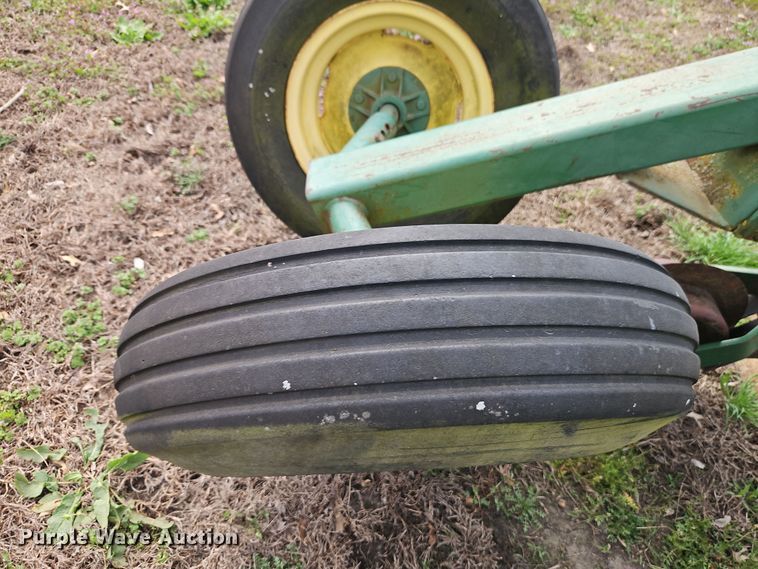 image for item DT7698 John Deere 720 ridge till row cleaner
