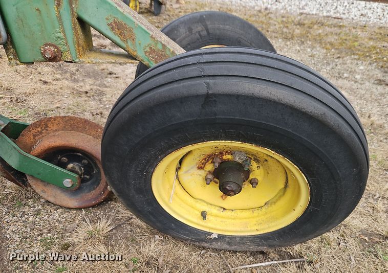 image for item DT7698 John Deere 720 ridge till row cleaner