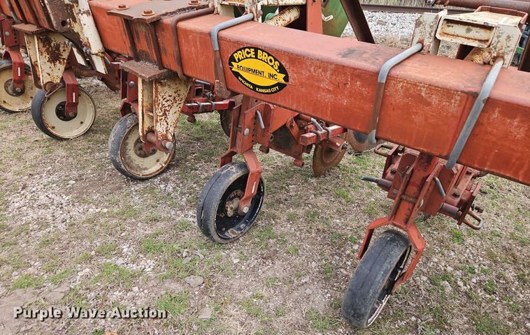 image for item DT7699 Tebben Manufacturing field cultivator