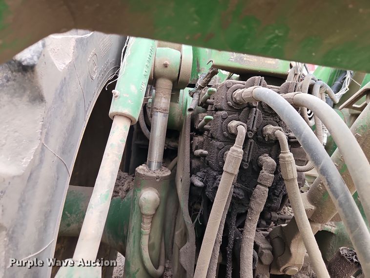 image for item DT7708 1995 John Deere 8100 tractor