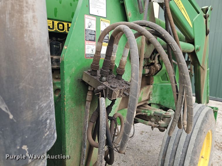 image for item DT7708 1995 John Deere 8100 tractor