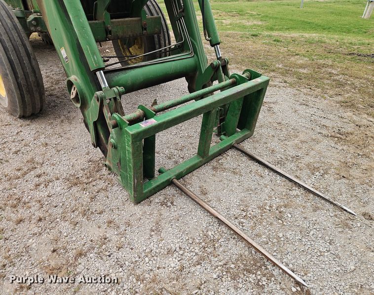 image for item DT7708 1995 John Deere 8100 tractor