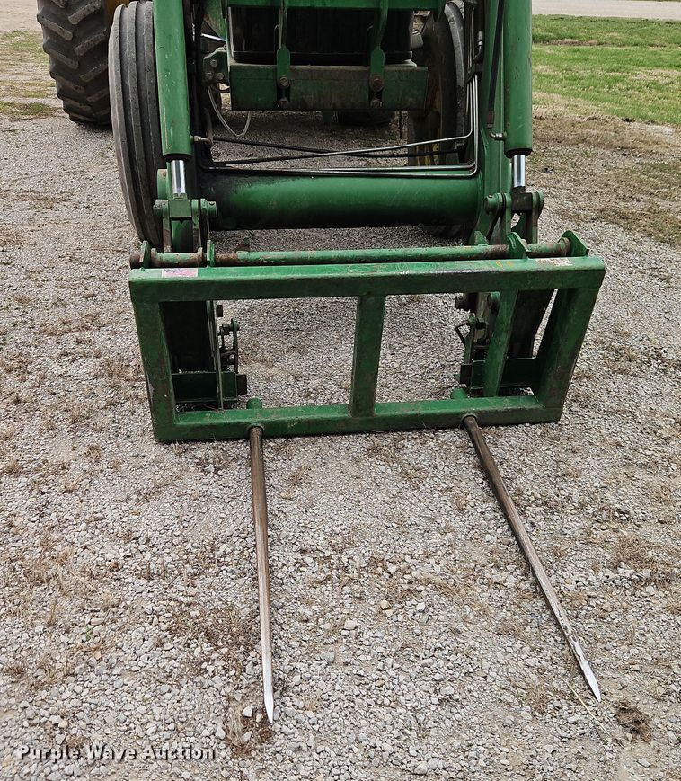 image for item DT7708 1995 John Deere 8100 tractor