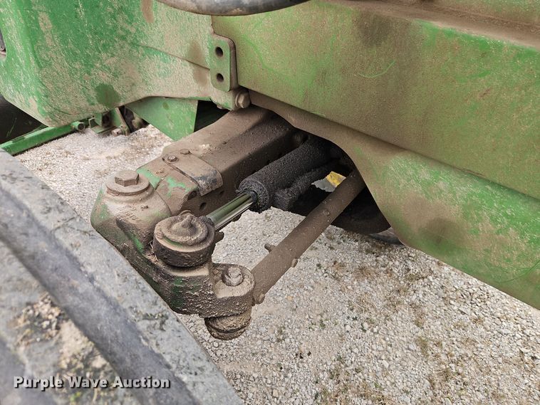 image for item DT7708 1995 John Deere 8100 tractor