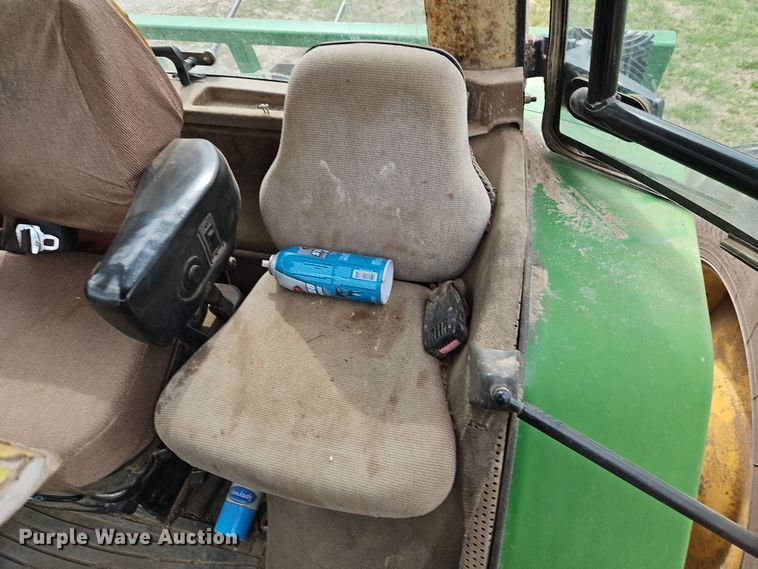 image for item DT7708 1995 John Deere 8100 tractor