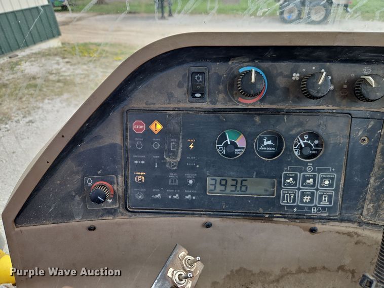 image for item DT7708 1995 John Deere 8100 tractor