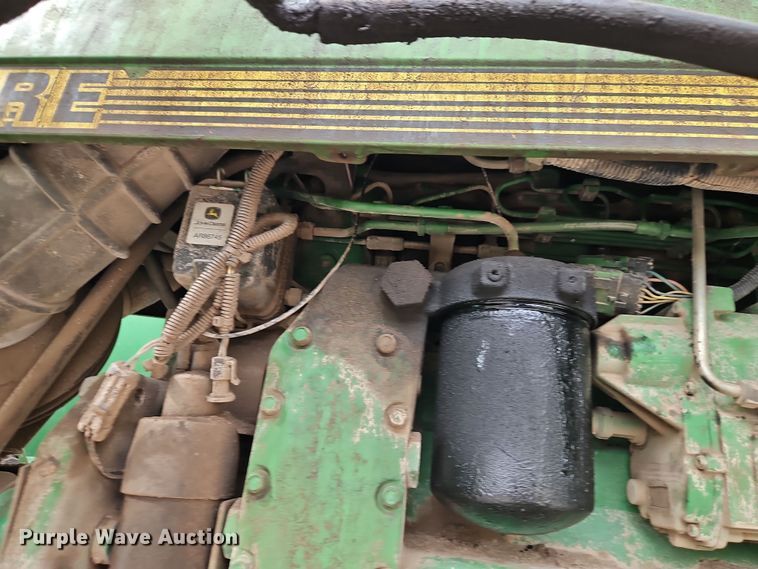 image for item DT7708 1995 John Deere 8100 tractor