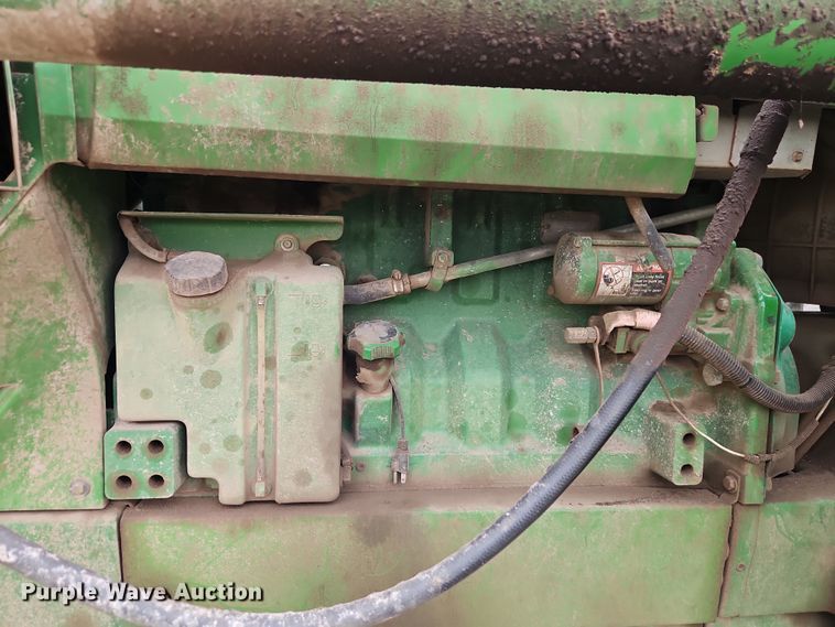 image for item DT7708 1995 John Deere 8100 tractor