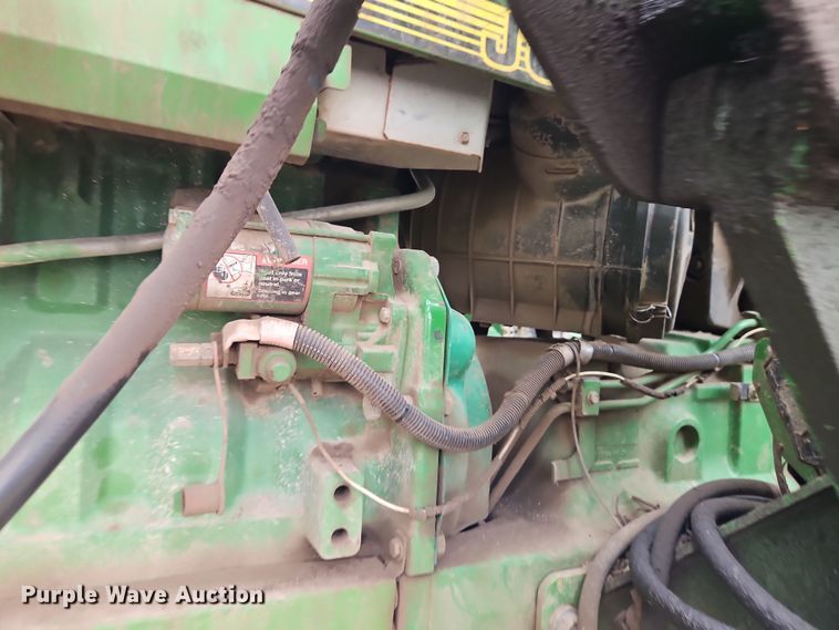 image for item DT7708 1995 John Deere 8100 tractor
