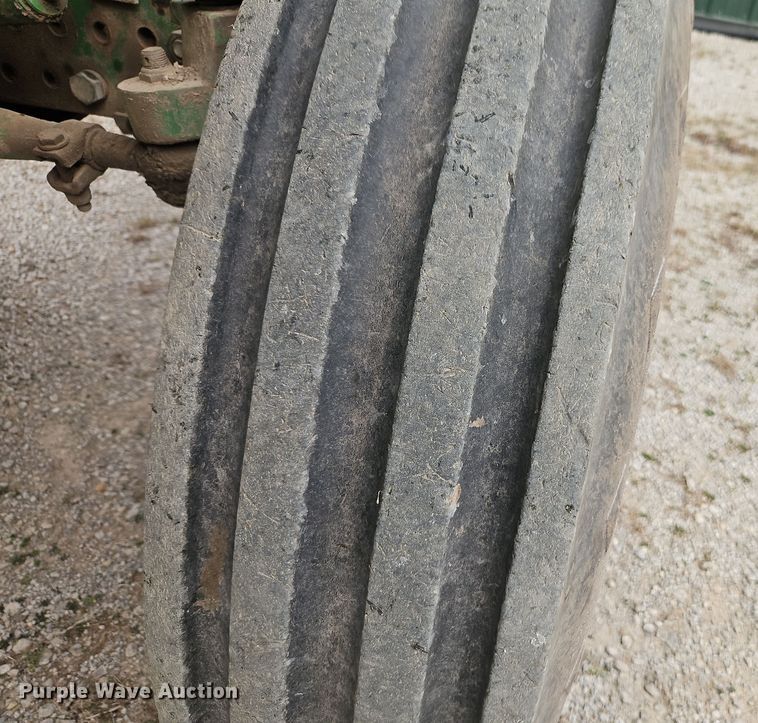 image for item DT7708 1995 John Deere 8100 tractor