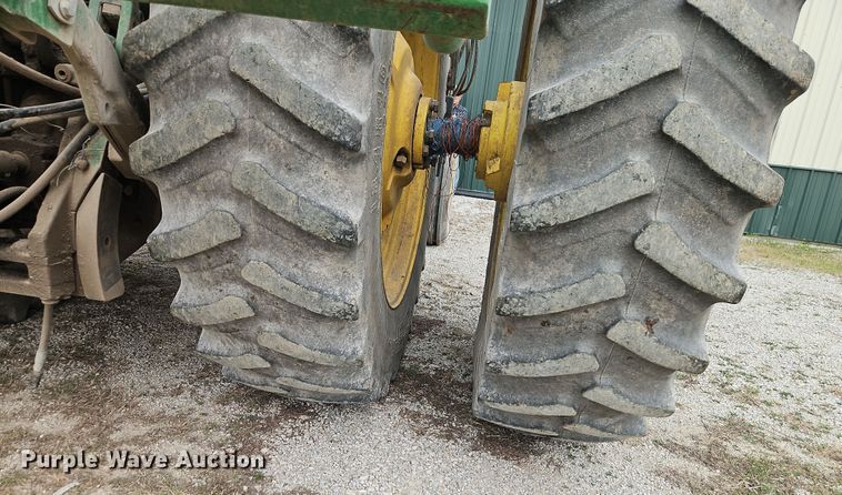 image for item DT7708 1995 John Deere 8100 tractor