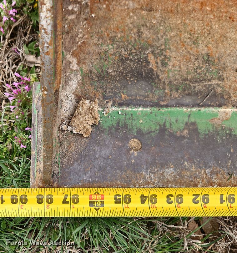 image for item DT7708 1995 John Deere 8100 tractor