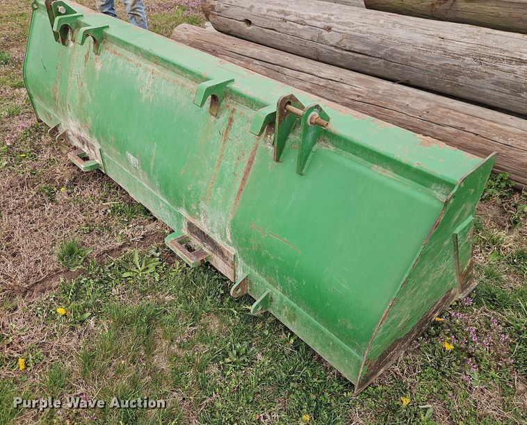 image for item DT7708 1995 John Deere 8100 tractor