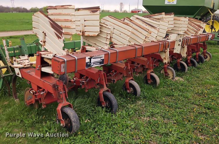 image for item DT7709 Tebben Manufacturing row crop cultivator