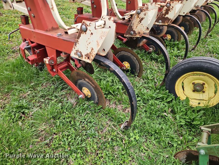 image for item DT7709 Tebben Manufacturing row crop cultivator