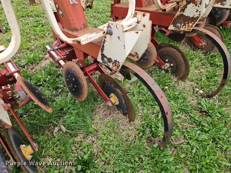 image for item DT7709 Tebben Manufacturing row crop cultivator