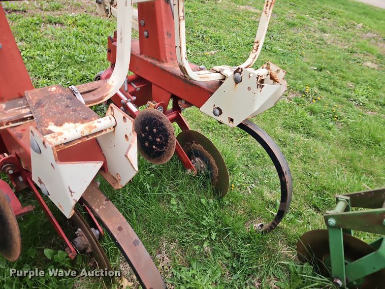 image for item DT7709 Tebben Manufacturing row crop cultivator