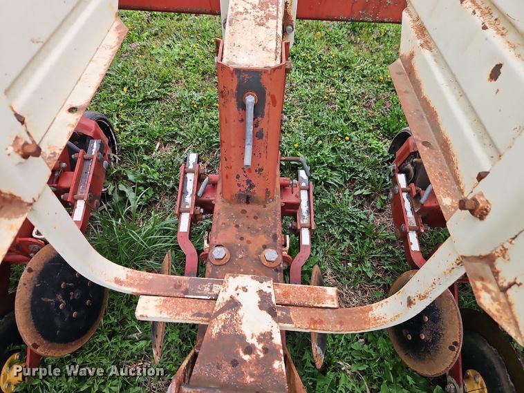 image for item DT7709 Tebben Manufacturing row crop cultivator