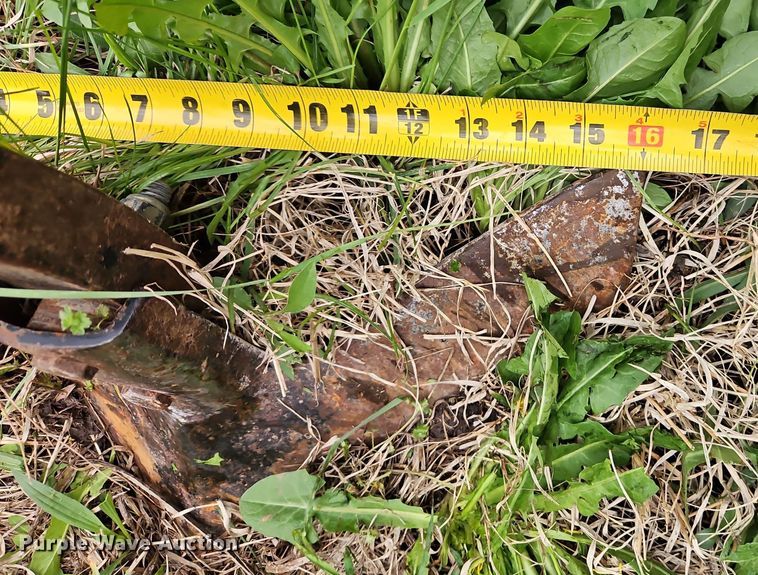 image for item DT7709 Tebben Manufacturing row crop cultivator