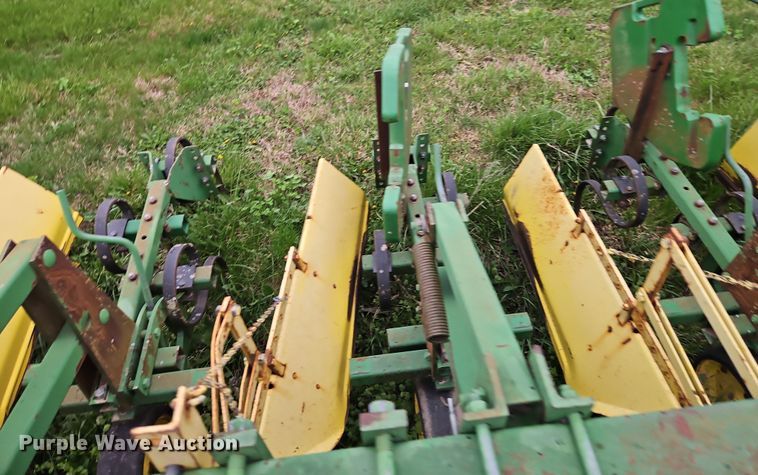 image for item DT7710 John Deere 825 row crop cultivator