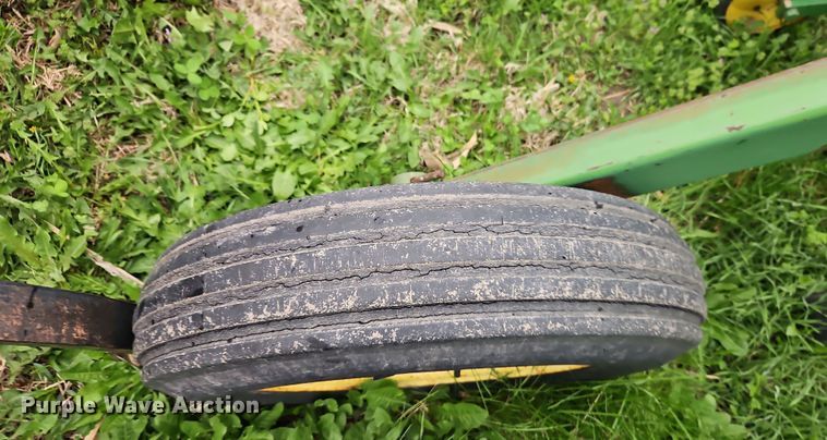 image for item DT7710 John Deere 825 row crop cultivator