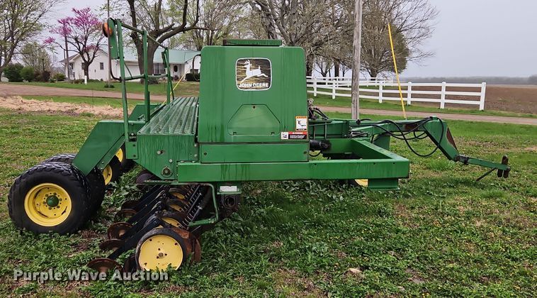 image for item DT7713 John Deere 750 grain drill