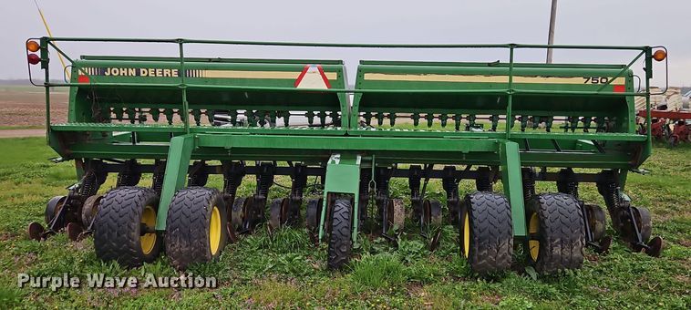 image for item DT7713 John Deere 750 grain drill
